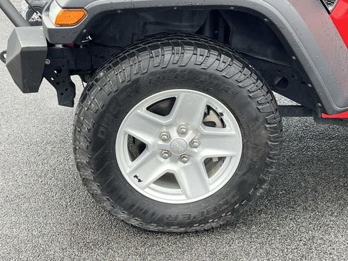 Used 2020 Jeep Gladiator Sport w/ Quick Order Package 23S image 12