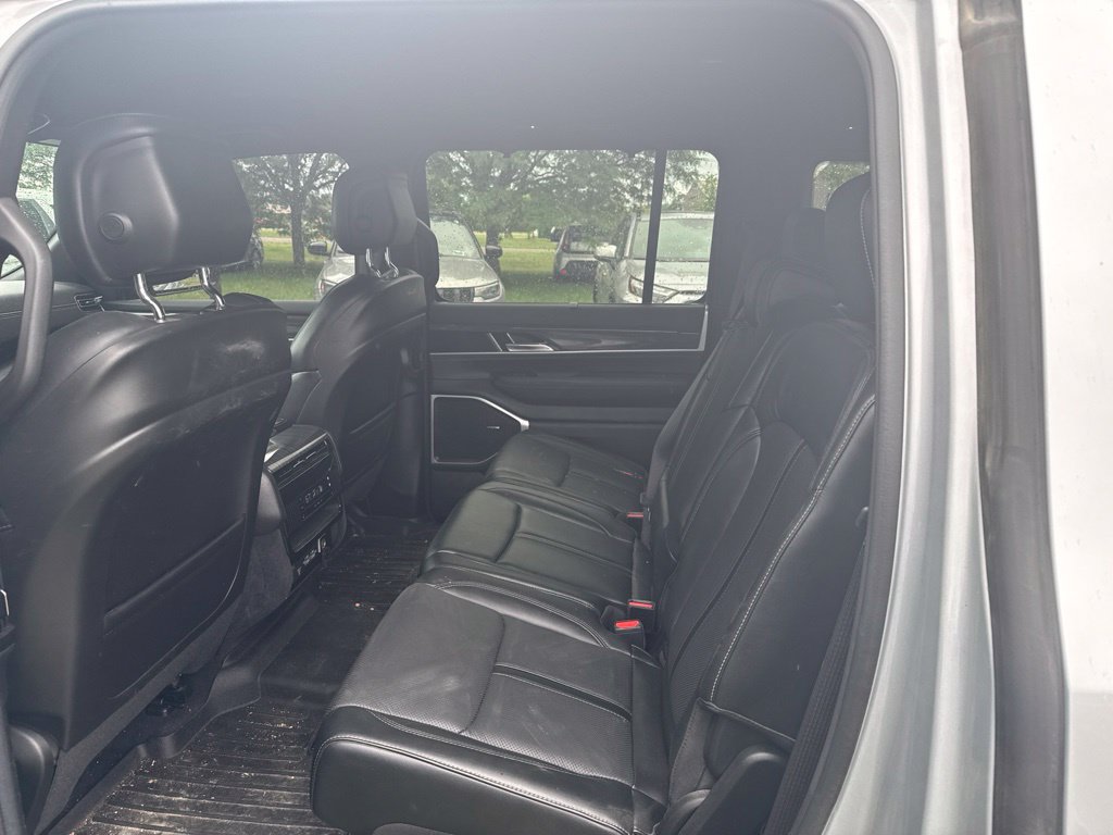 Used 2022 Jeep Wagoneer Series III w/ Convenience Group I AWD/4WD image 10