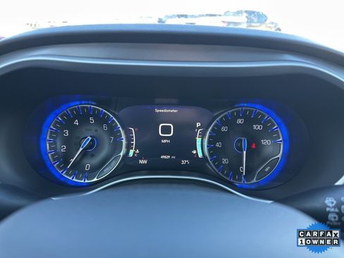 Used 2025 Chrysler Pacifica Select image 67