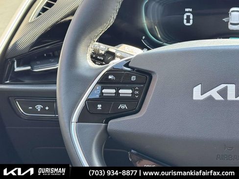 Used 2023 Kia Niro EX Touring image 12