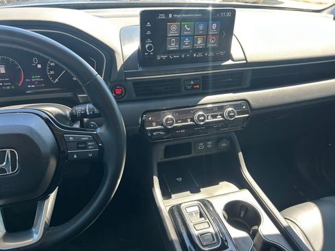 Used 2024 Honda Pilot Touring image 20