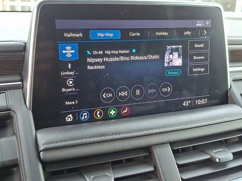 Used 2021 Chevrolet Suburban Z71 image 18