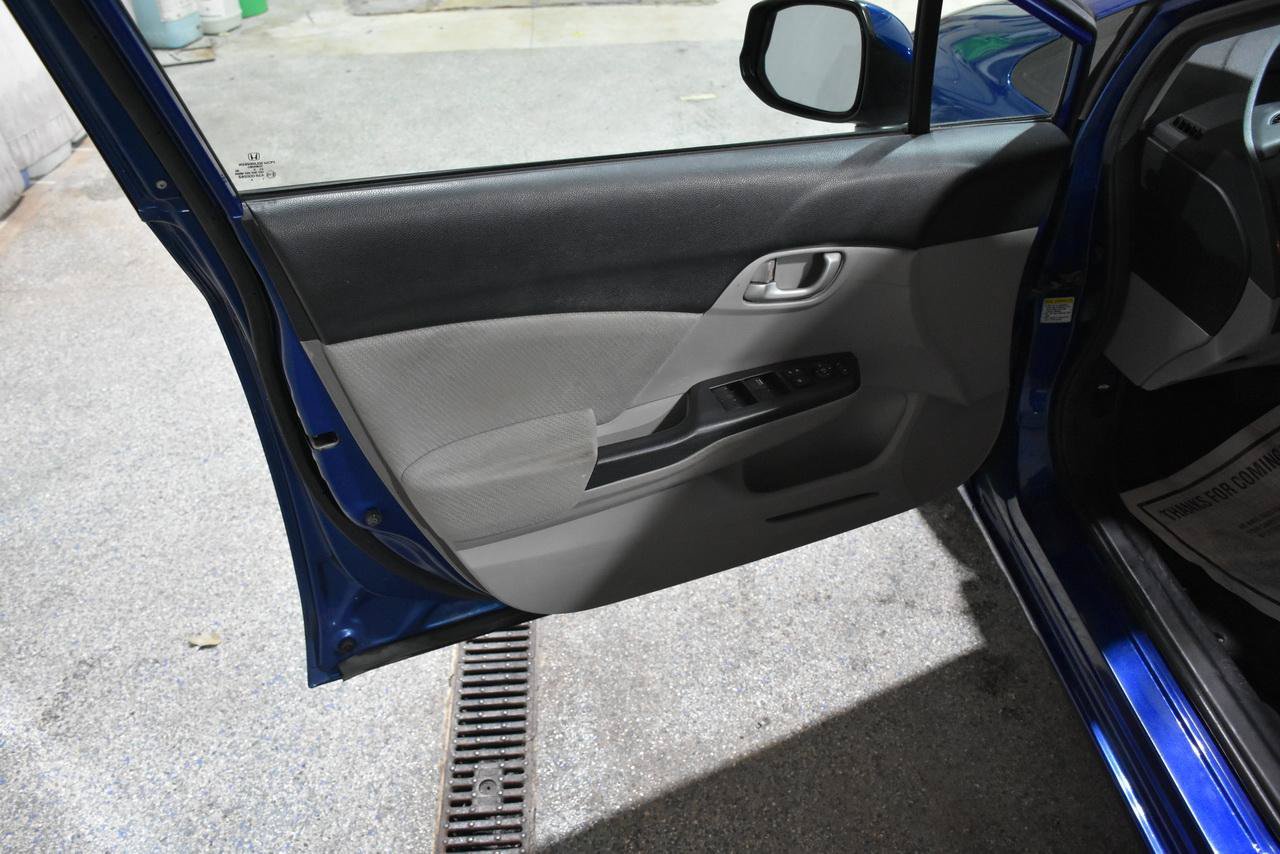 Used 2013 Honda Civic LX image 9