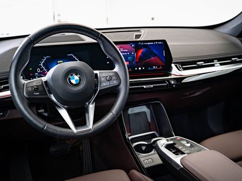 Used 2024 BMW X1 xDrive28i w/ Premium Package image 4