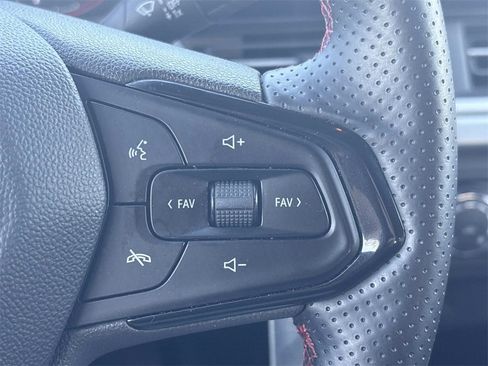 Used 2024 Chevrolet Trax RS w/ Driver Confidence Package image 28