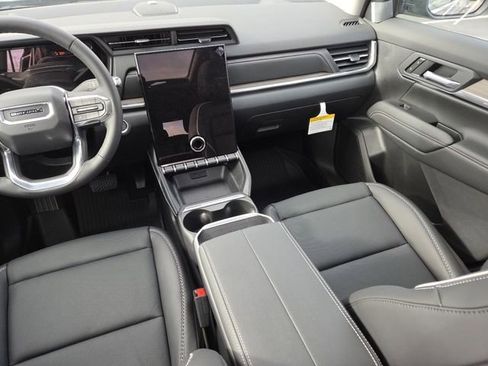 New 2026 GMC Terrain Denali w/ LPO, Floor Liner Package image 32