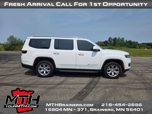 Used 2022 Jeep Wagoneer Series II AWD/4WD image 1