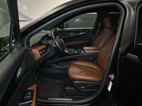 Used 2023 Lincoln Nautilus Reserve w/ Equipment Group 201A AWD/4WD image 14