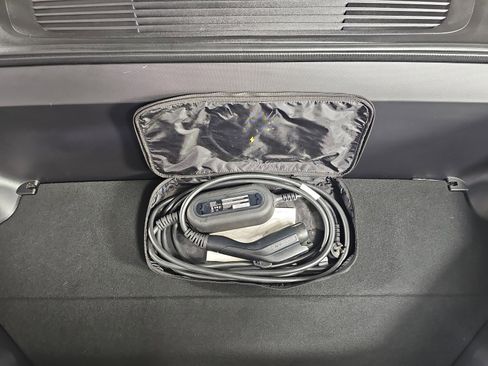 Used 2024 Rivian R1S Adventure image 14