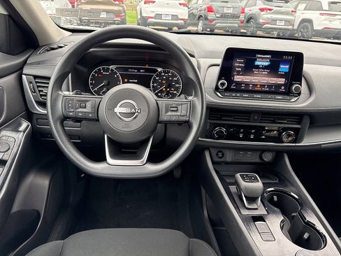 Used 2024 Nissan Rogue S image 11