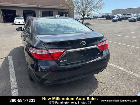 Used 2015 Toyota Camry XSE w/ Moonroof Package image 3
