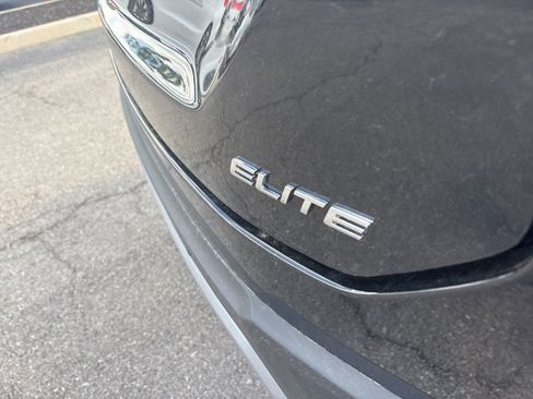 Used 2025 Honda Pilot Elite image 4