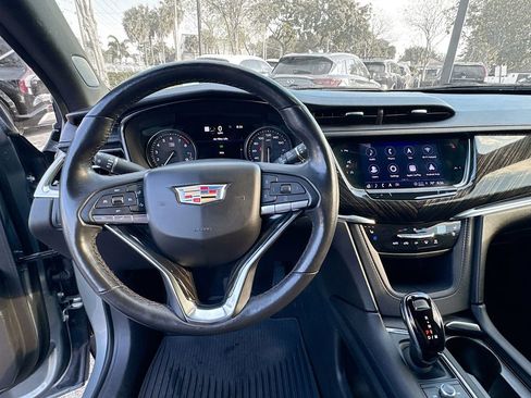 Used 2023 Cadillac XT6 Premium Luxury w/ Technology Package image 12