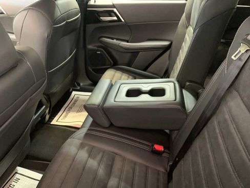 New 2026 Mitsubishi Outlander SE AWD/4WD image 5