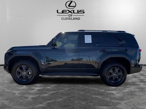 Used 2024 Lexus GX 550 AWD/4WD image 3