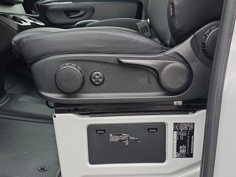 Used 2024 Mercedes-Benz Sprinter 3500 image 31