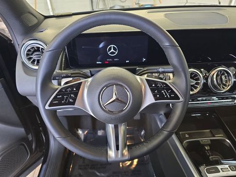 Certified 2025 Mercedes-Benz GLB 250 image 19