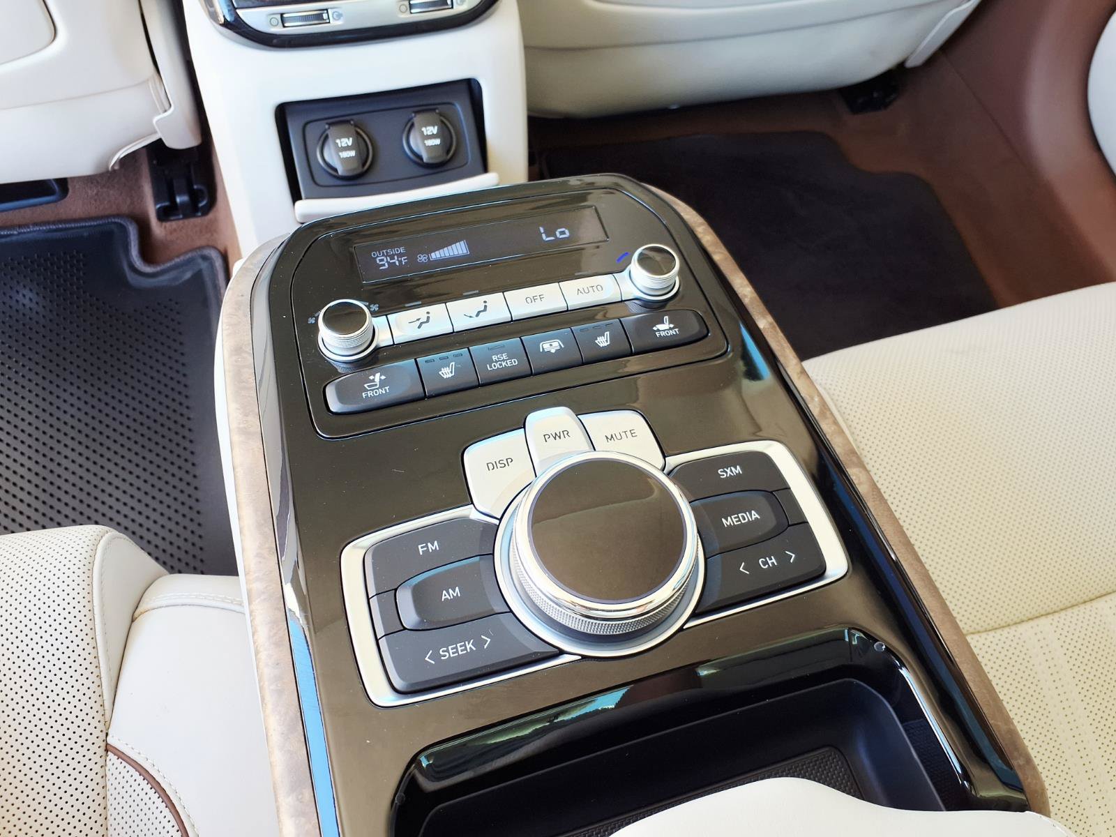 Used 2021 Genesis G90 3.3T Premium RWD image 17
