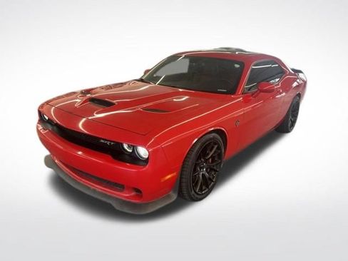 Used 2016 Dodge Challenger SRT Hellcat RWD image 5