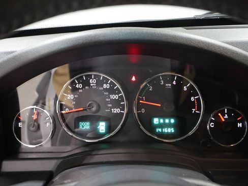 Used 2012 Jeep Liberty Limited Jet w/ Trailer Tow Class III Group AWD/4WD image 36