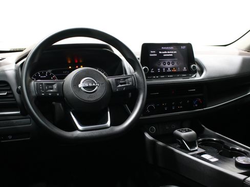 Used 2023 Nissan Rogue S AWD/4WD image 2