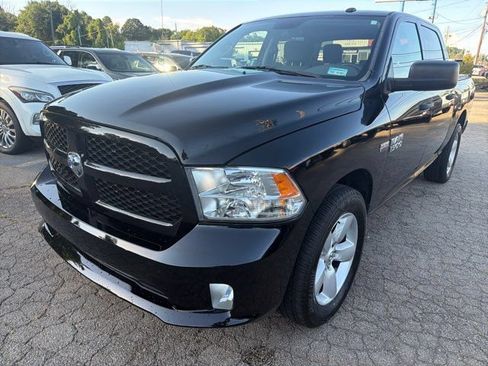 Used 2014 RAM 1500 Express RWD image 3