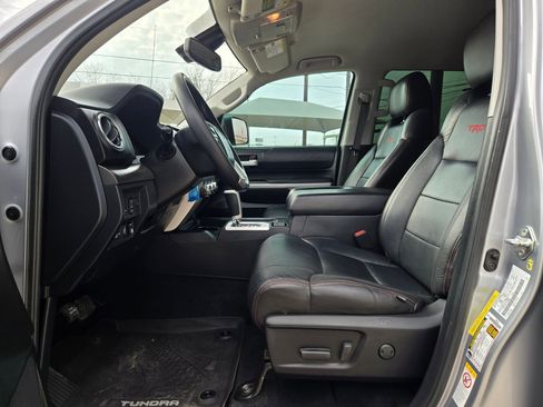 Used 2018 Toyota Tundra SR5 image 9