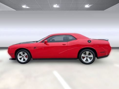 Used 2023 Dodge Challenger SXT RWD image 2