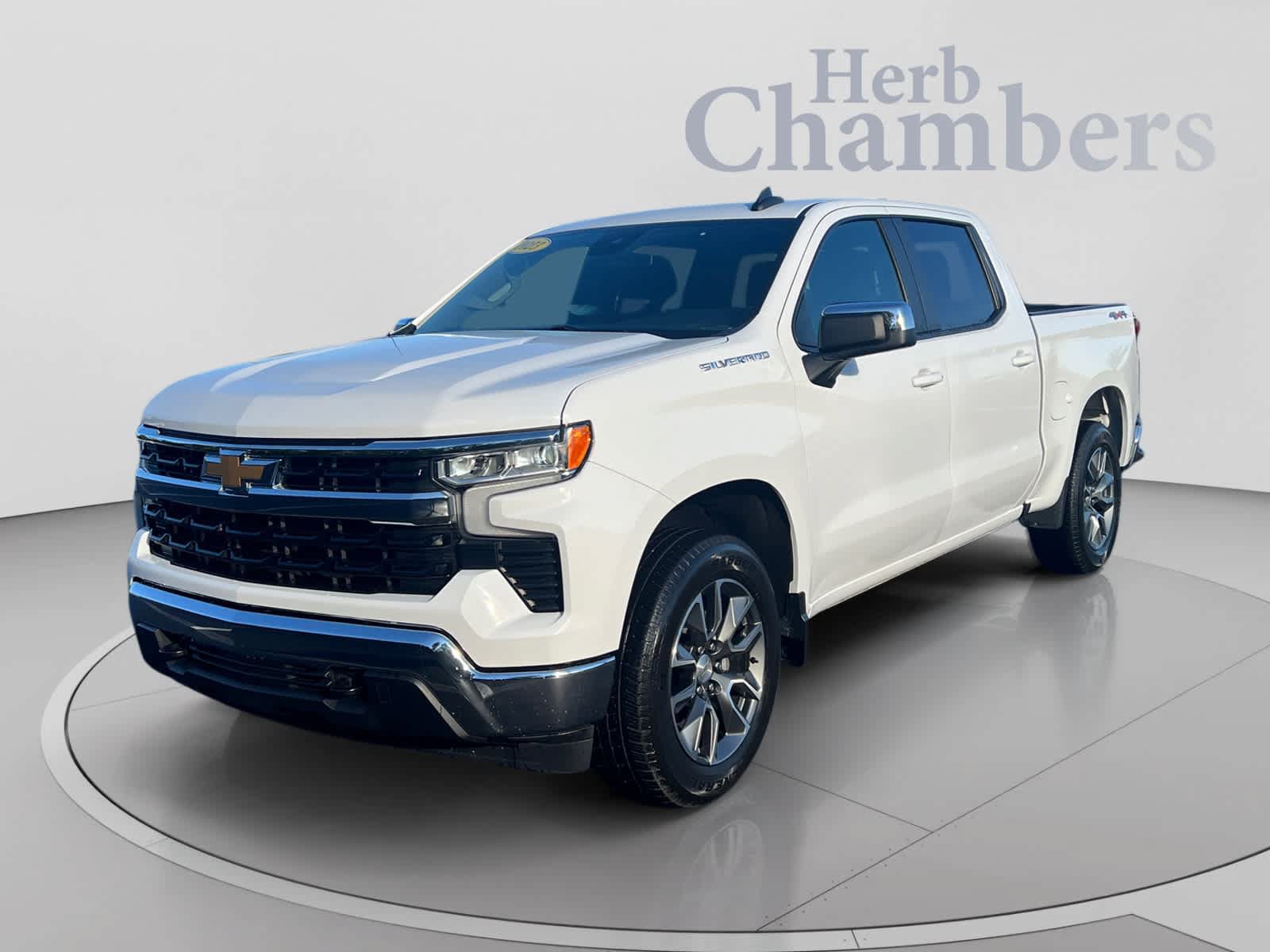 Used 2023 Chevrolet Silverado 1500 LT AWD/4WD image 4