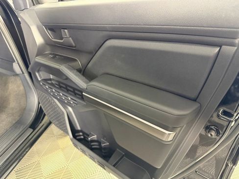 Used 2025 Toyota 4Runner SR5 image 32