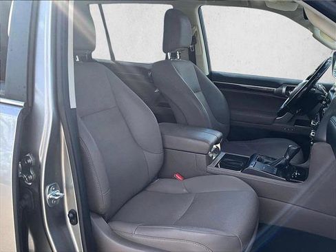 Used 2023 Lexus GX 460 Premium image 9
