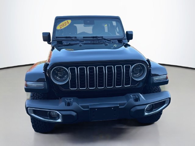 Used 2024 Jeep Wrangler Unlimited Sahara AWD/4WD image 2