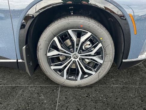 New 2026 Toyota Crown Signia image 9