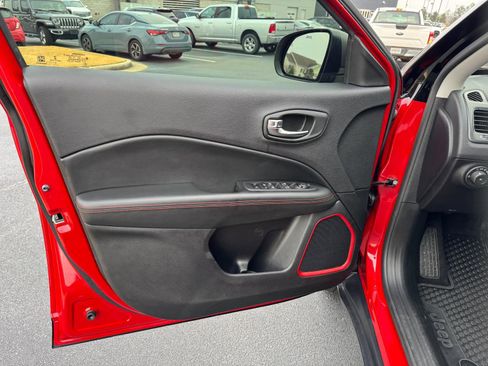 Used 2020 Jeep Compass Trailhawk w/ Safety & Security Group image 11