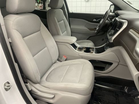 Used 2023 GMC Acadia SLE image 22