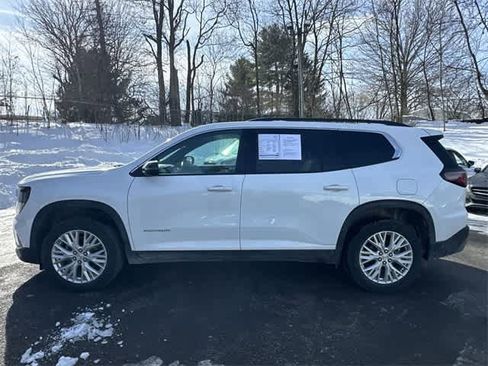 Used 2024 GMC Acadia Elevation image 2