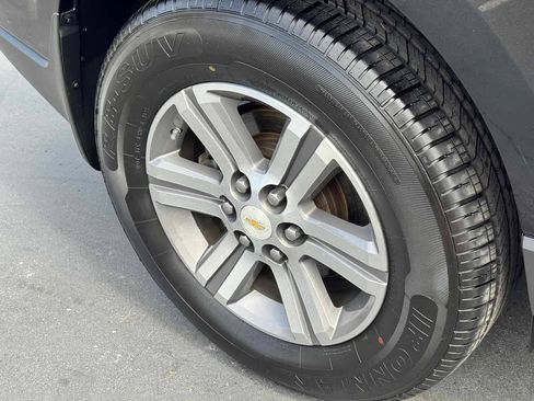 Used 2015 Chevrolet Traverse LT w/ Traveler's Package AWD/4WD image 19