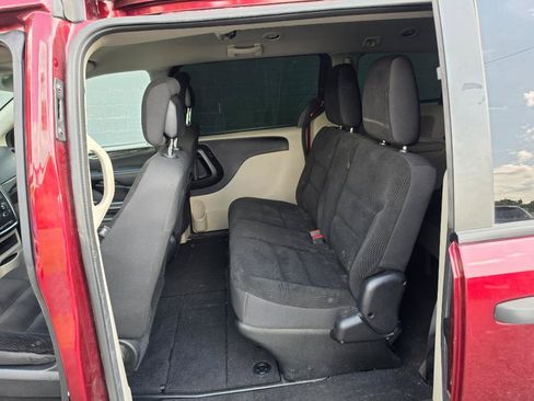 Used 2019 Dodge Grand Caravan SE w/ UConnect Hands-Free Group FWD image 10
