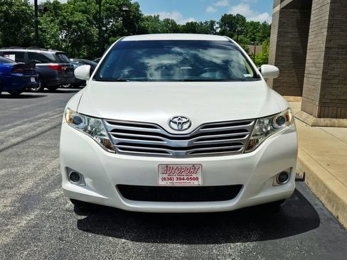 Used 2011 Toyota Venza FWD image 2
