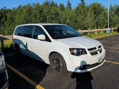 Used 2018 Dodge Grand Caravan GT FWD image 3