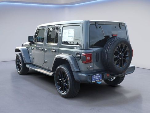 Used 2022 Jeep Wrangler Unlimited Sahara w/ Cold Weather Group AWD/4WD image 5
