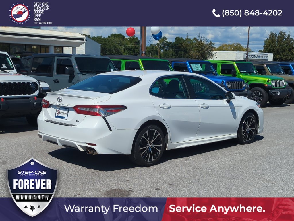 Used 2018 Toyota Camry SE FWD image 6