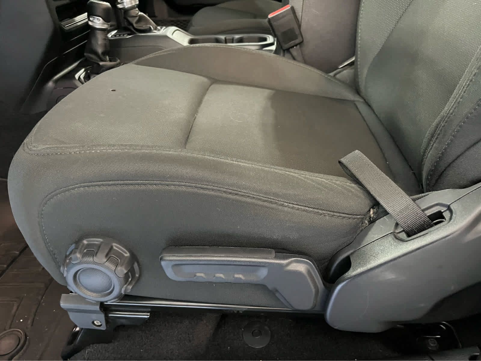 Used 2021 Jeep Wrangler Sport AWD/4WD image 17