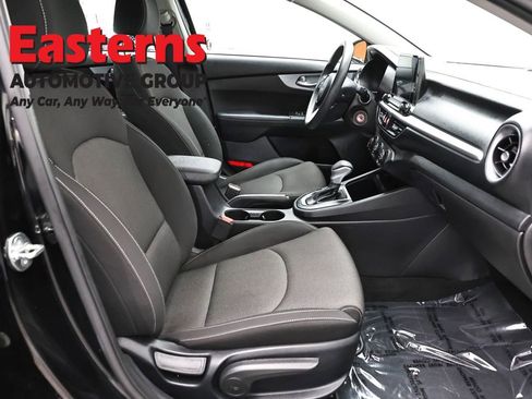 Used 2023 Kia Forte LXS FWD image 23
