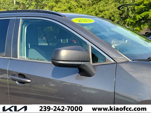 Used 2021 Toyota RAV4 LE FWD image 8