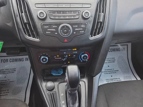 Used 2018 Ford Focus SE image 9