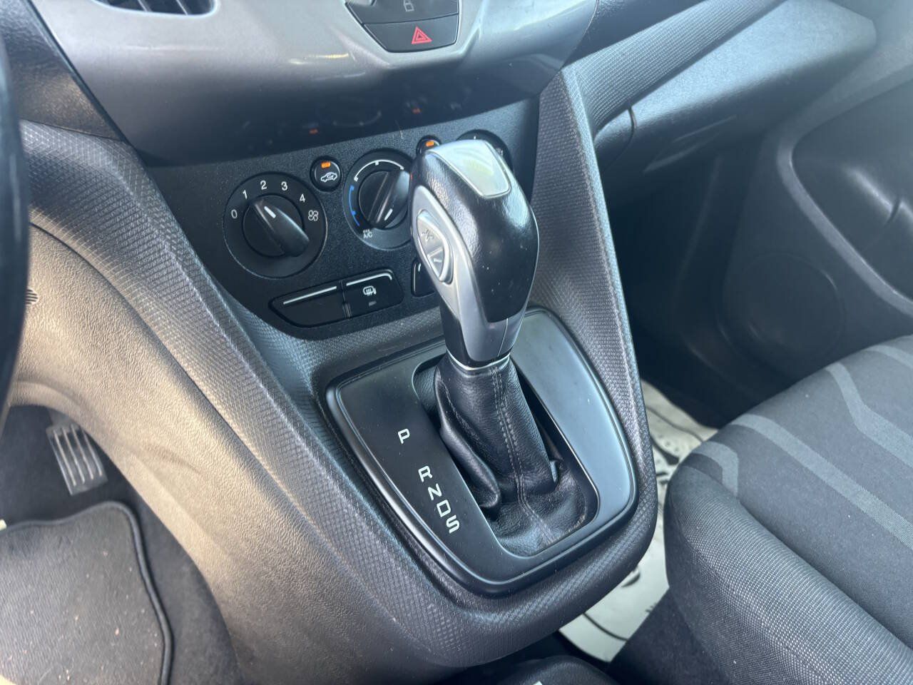 Used 2016 Ford Transit Connect XLT FWD image 3
