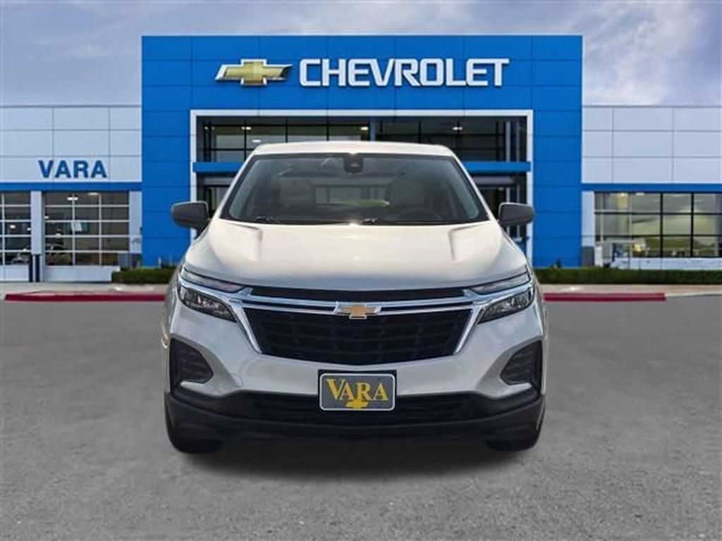 Certified 2022 Chevrolet Equinox LS w/ LS Convenience Package FWD image 8