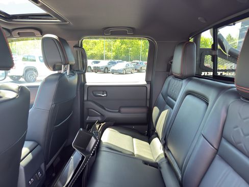 Certified 2023 Nissan Frontier PRO-4X w/ Pro-4X Premium Package AWD/4WD image 35