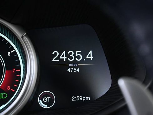 Used 2022 Aston Martin DB11 Volante image 12